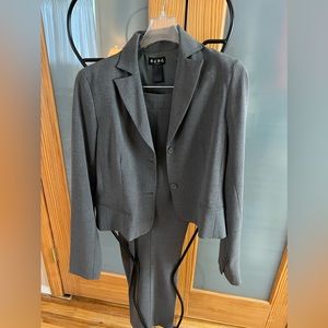 BCBG woman business sui